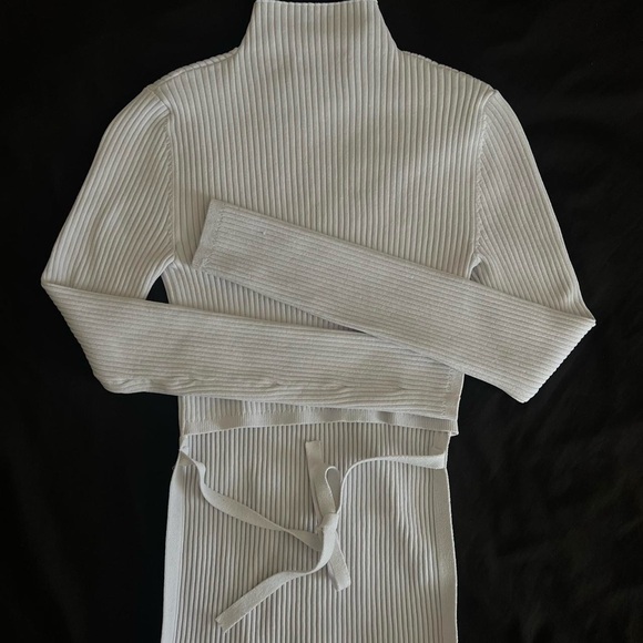 Aritzia Babaton creme top - Picture 3 of 3